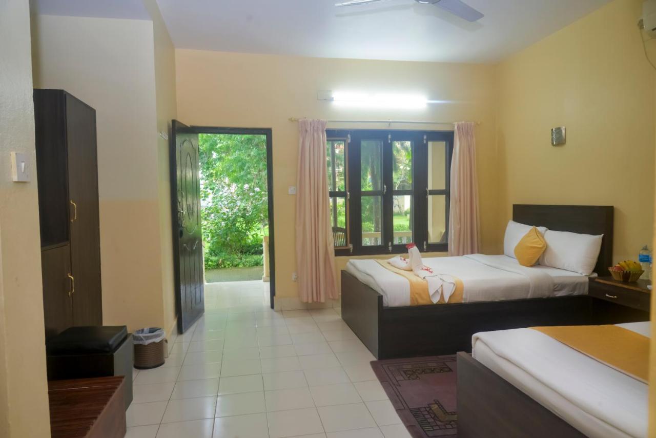 Hotel Rainforest Sauraha Kültér fotó