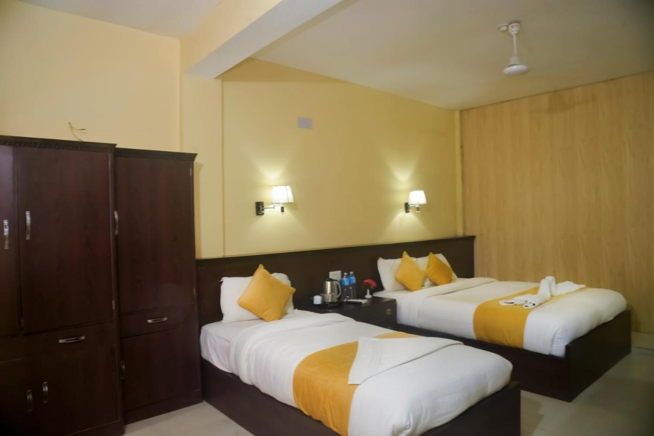 Hotel Rainforest Sauraha Kültér fotó