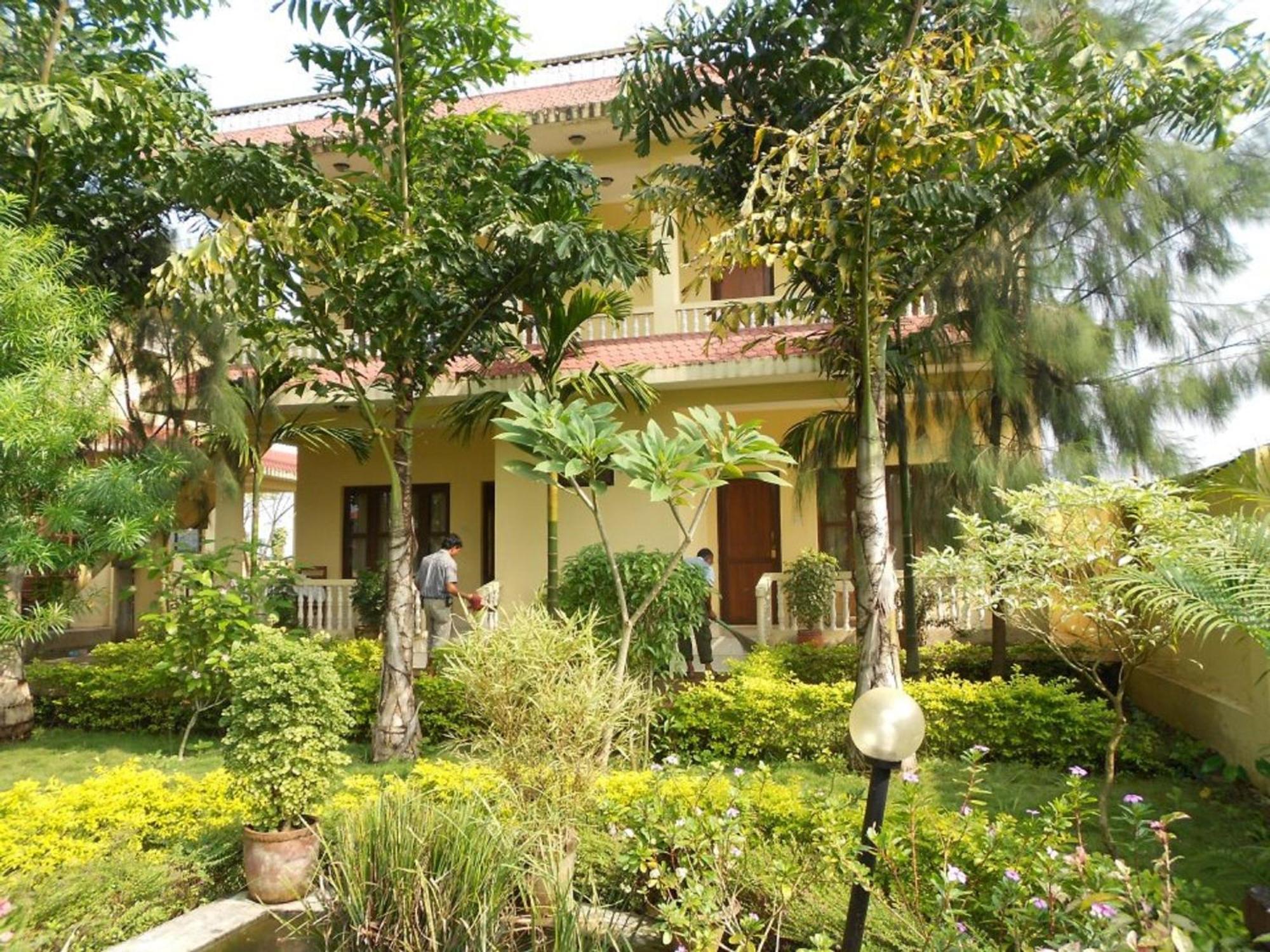 Hotel Rainforest Sauraha Kültér fotó