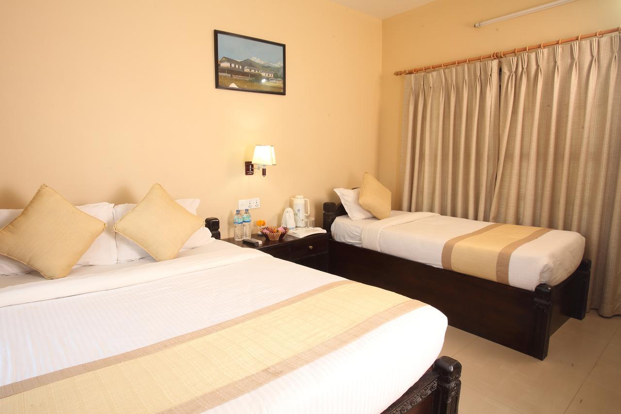 Hotel Rainforest Sauraha Kültér fotó